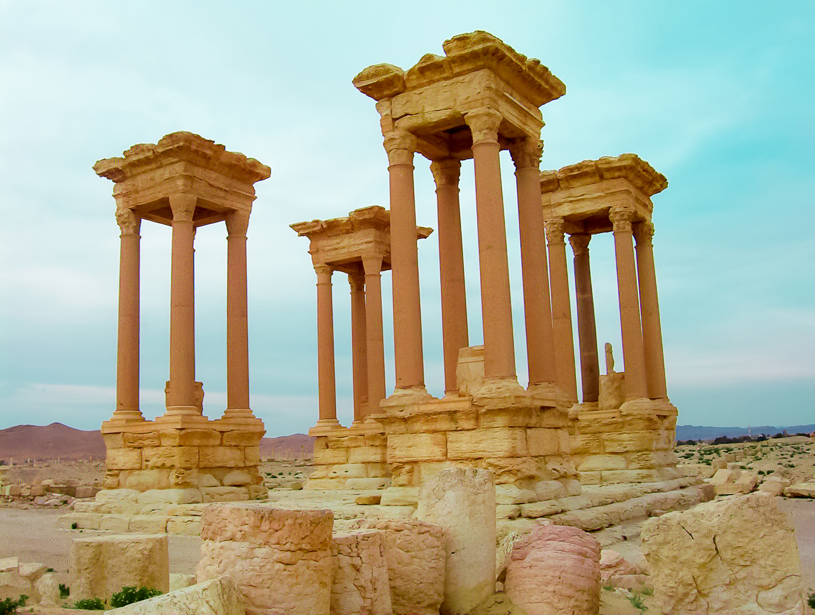 Tetrapylon
